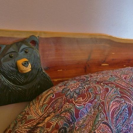 Black Bear Lodge Motel Slade Экстерьер фото