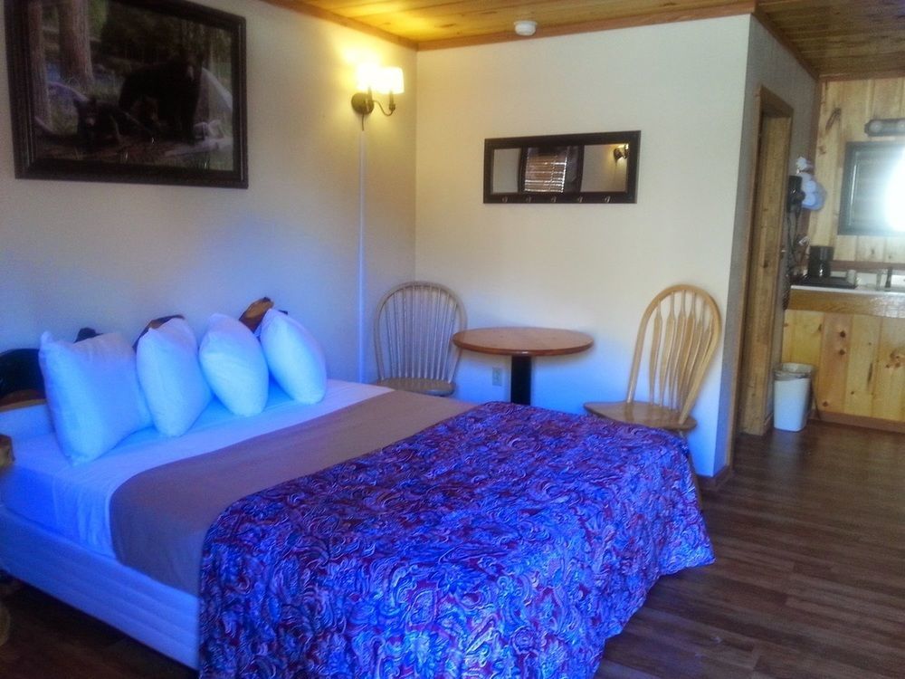 Black Bear Lodge Motel Slade Экстерьер фото