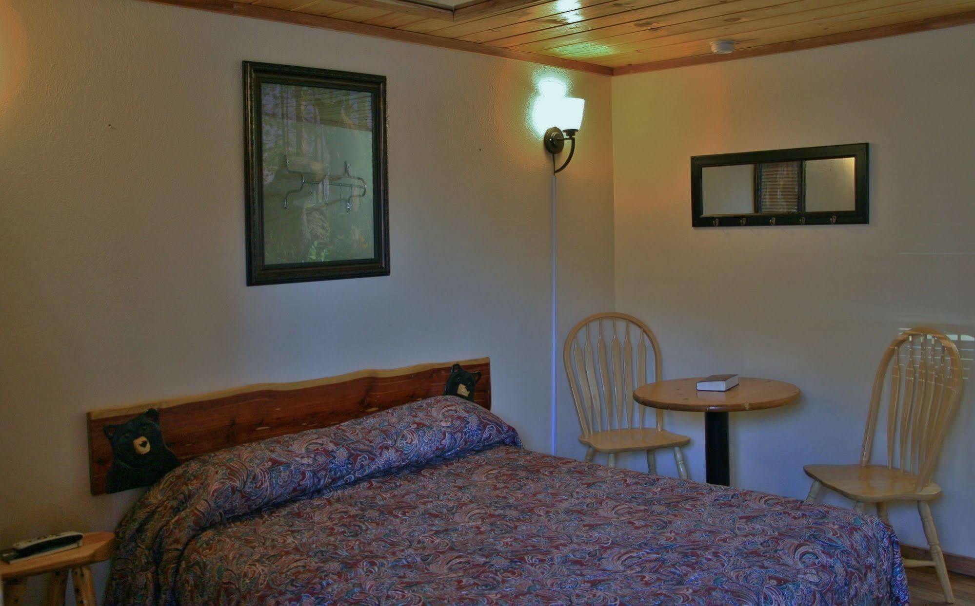 Black Bear Lodge Motel Slade Экстерьер фото